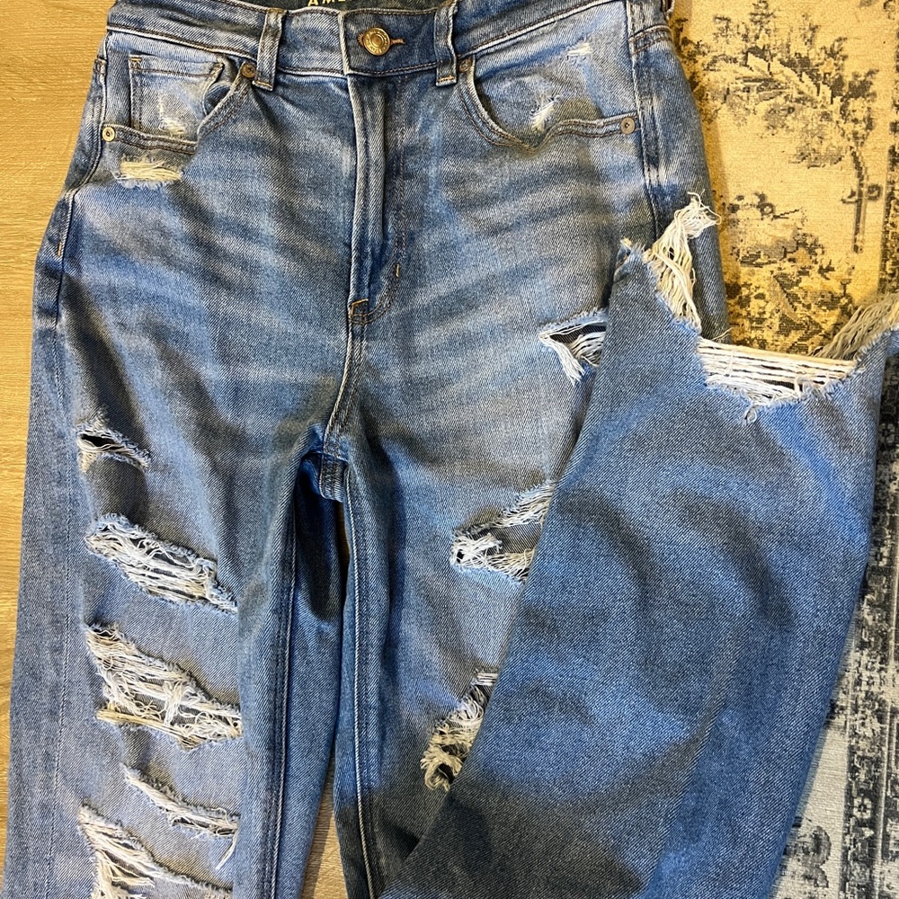 American eagle stretch ripped mom jeans